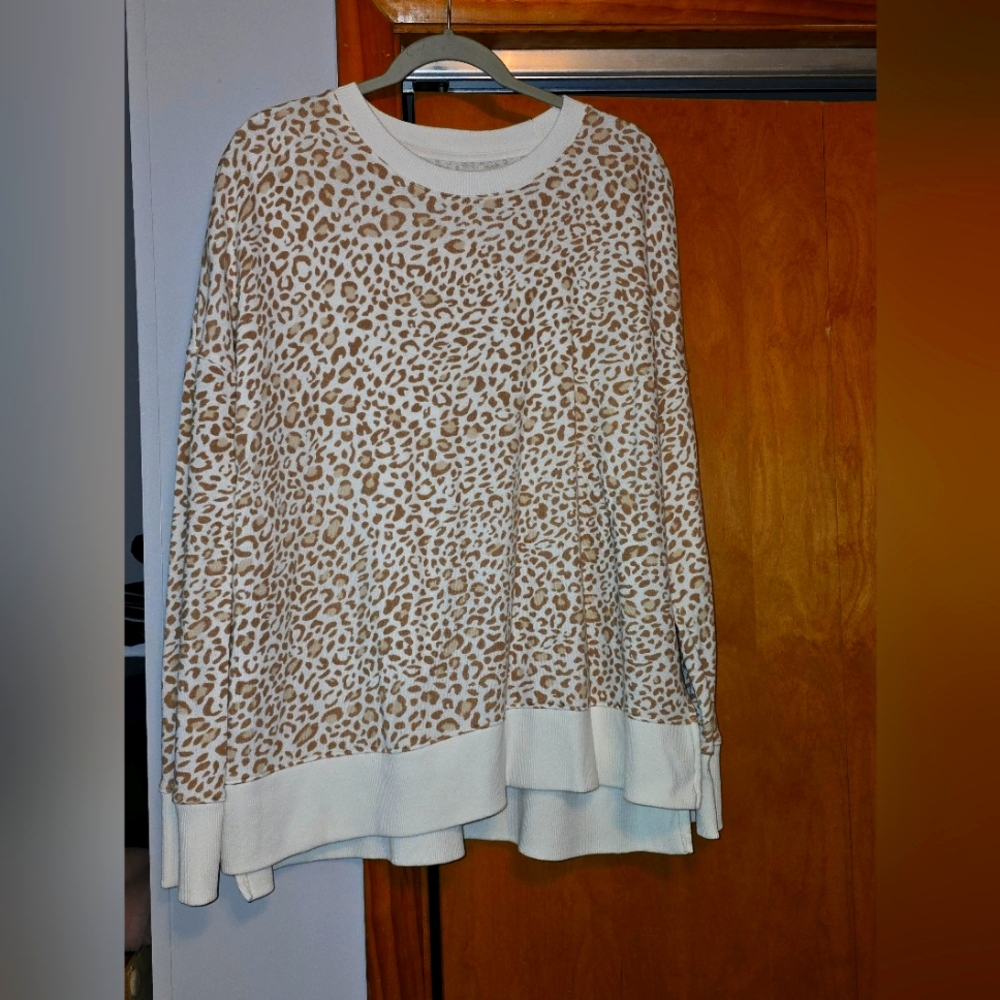Leopard Print Women's light Sweatshirt weight